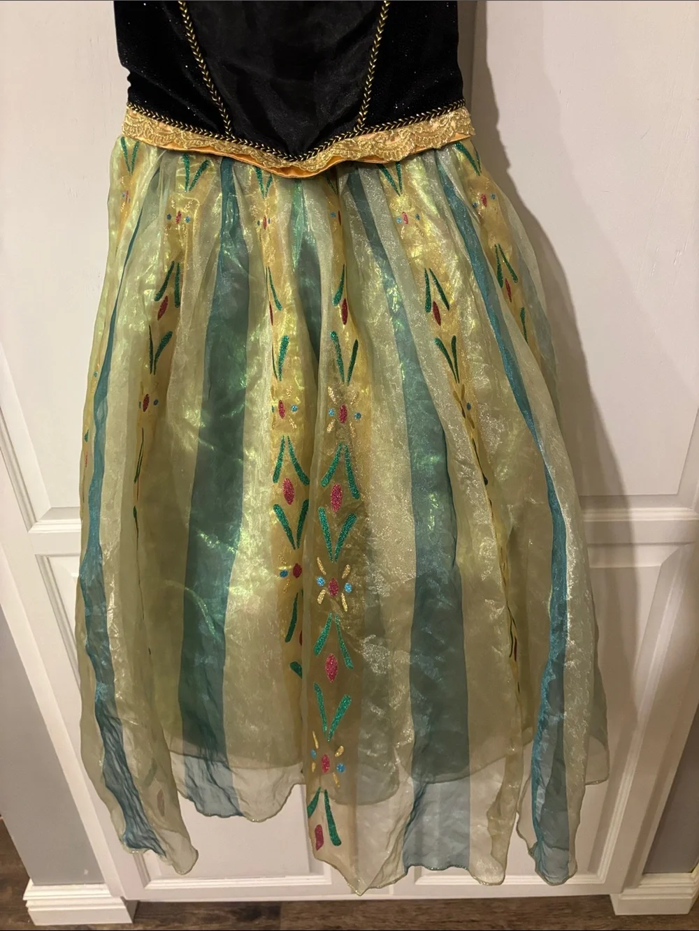 Disneys Anna Coronation Dress Green and Black Princess Costume Dress Sz 5/6